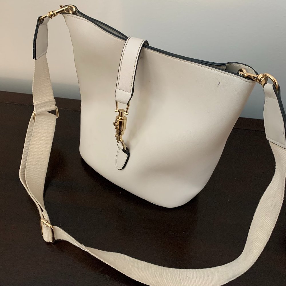 Inzi cream leather bucket bag